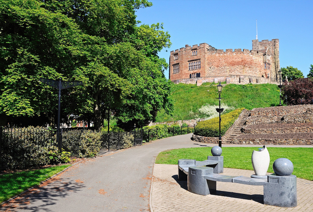 Visit The East and West Midlands and Tamworth Castle